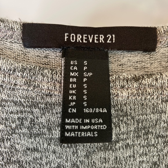 FOREVER 21 HiGHT SLITS TEE NWOT - Picture 11 of 11